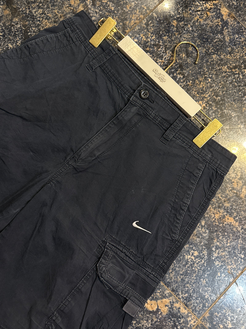 VINTAGE NIKE CARGO SHORTS 31