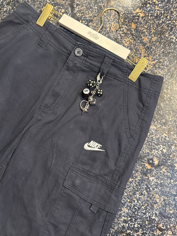 VINTAGE NIKE CARGO SHORTS 34