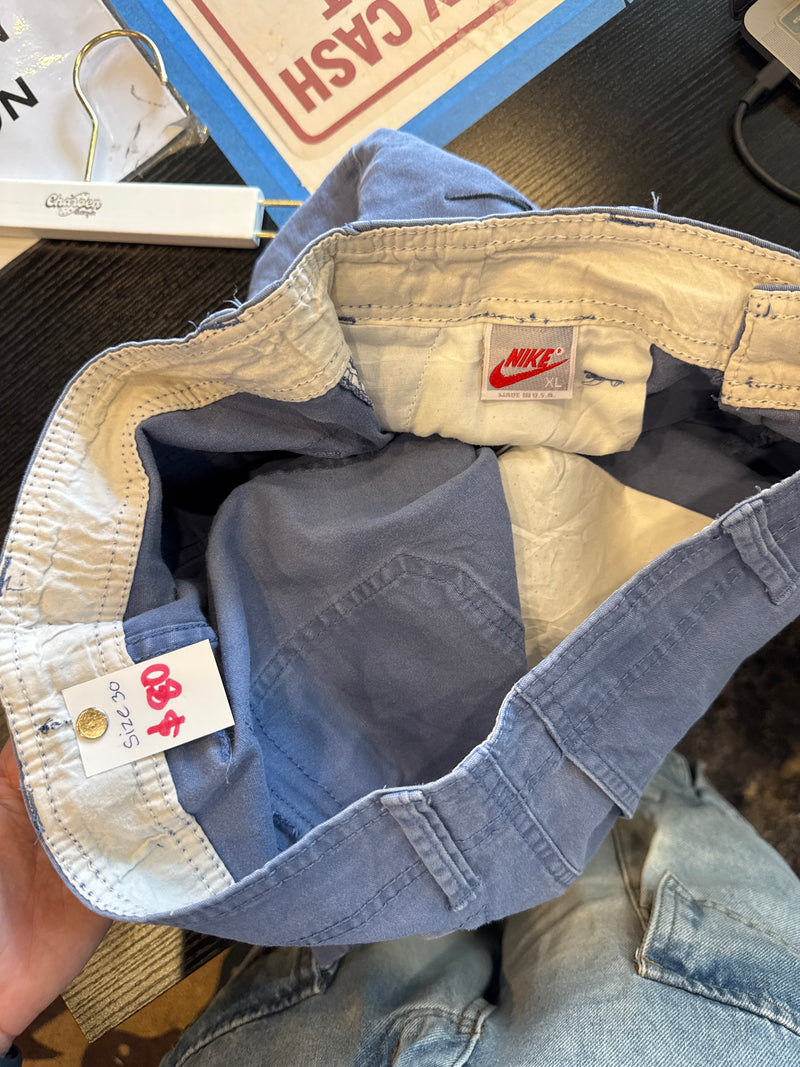 VINTAGE NIKE CARGO SHORTS 30