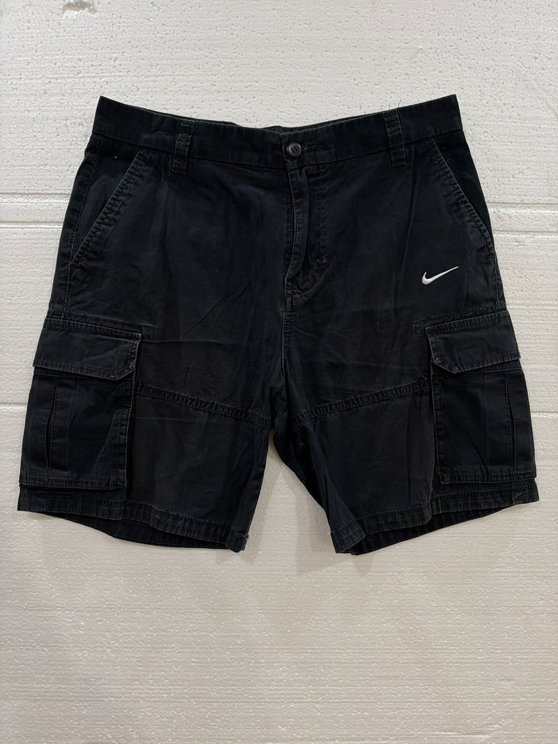 VINTAGE NIKE CARGO SHORTS 30