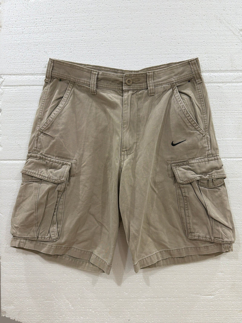 VINTAGE NIKE CARGO SHORTS