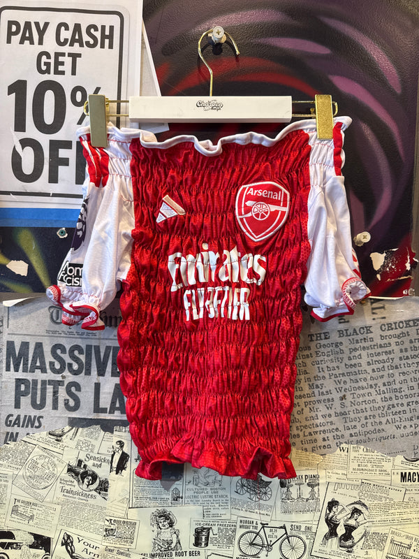 Reworked Arsenal soccer jersey
