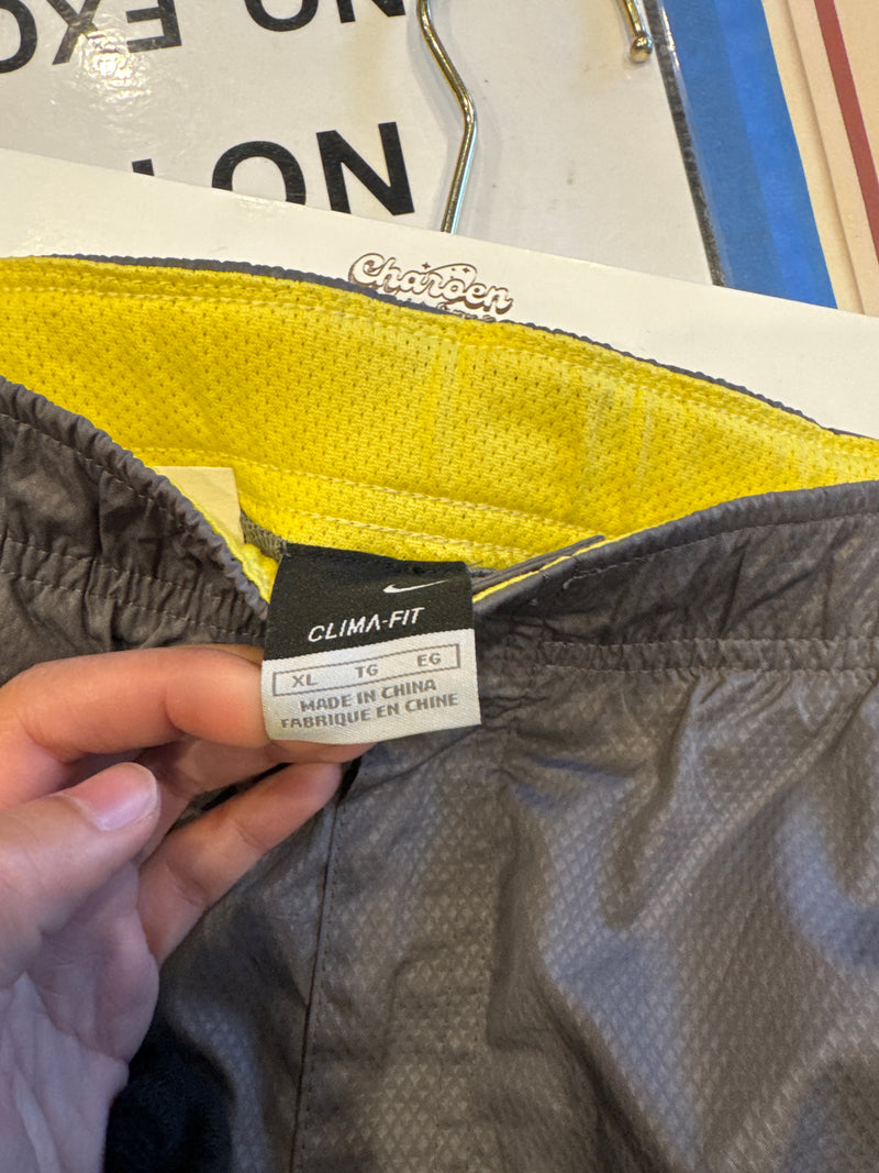 VINTAGE NIKE TRACK PANTS XL