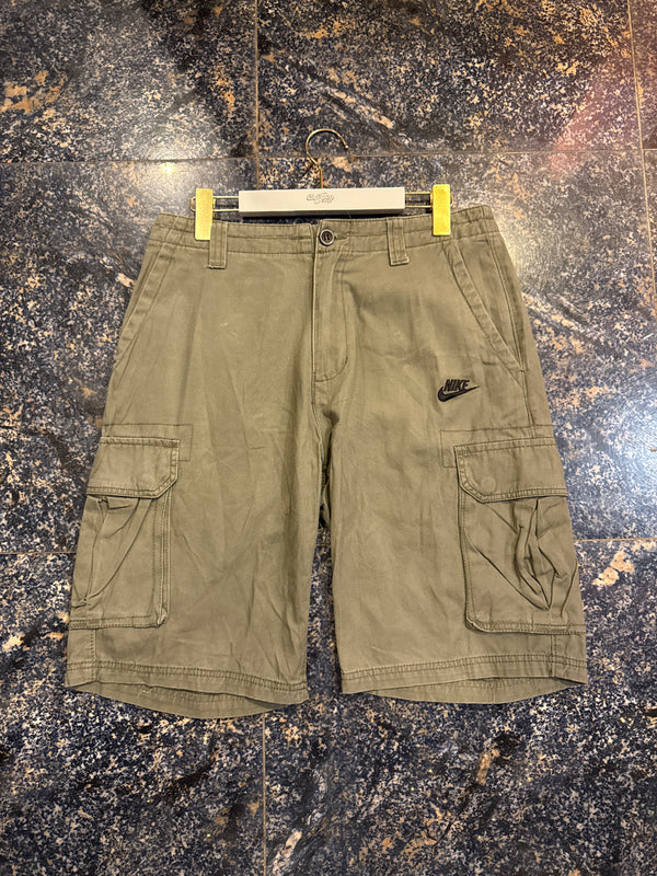 VINTAGE NIKE CARGO SHORTS 30