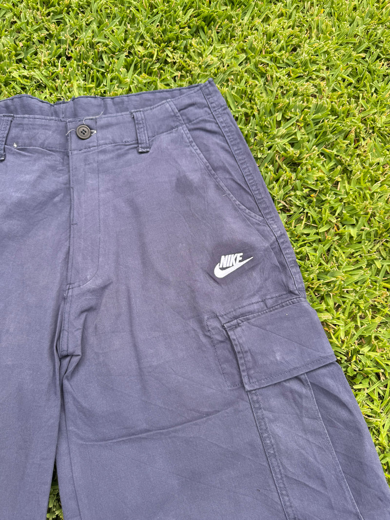 VINTAGE NIKE CARGO SHORTS 34