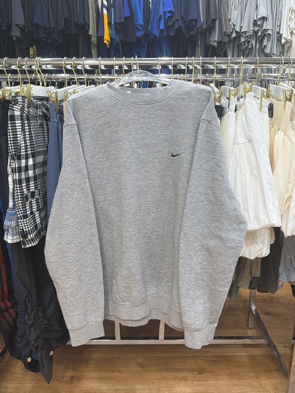 vintage retro nike sweatshirt