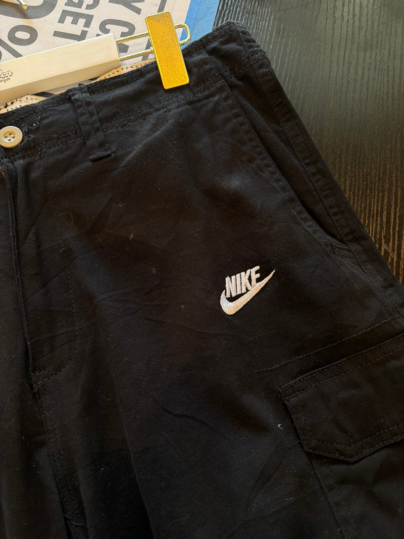 VINTAGE NIKE CARGO SHORTS 31