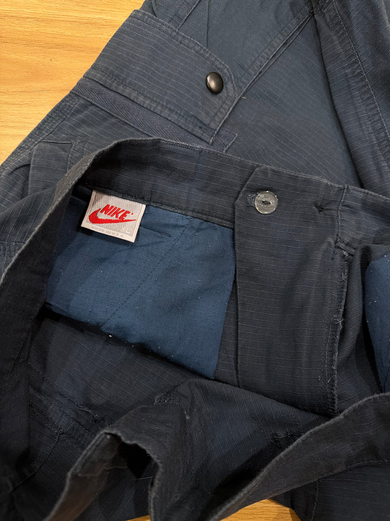 VINTAGE NIKE CARGO SHORTS 36