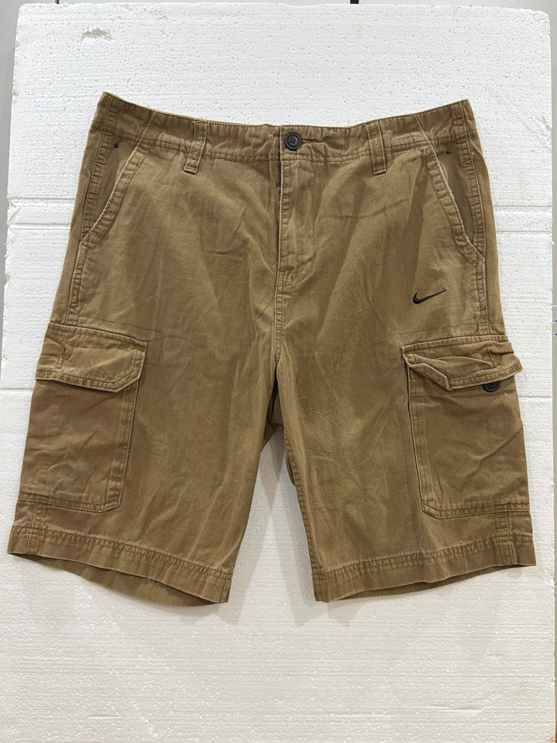 VINTAGE NIKE CARGO SHORTS 37