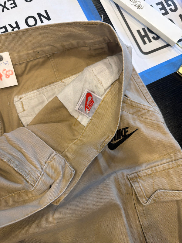 VINTAGE NIKE CARGO SHORTS 34