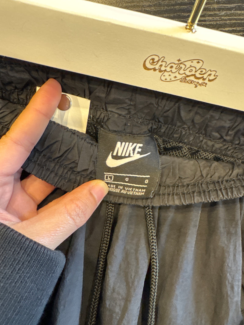 VINTAGE NIKE TRACK PANTS L