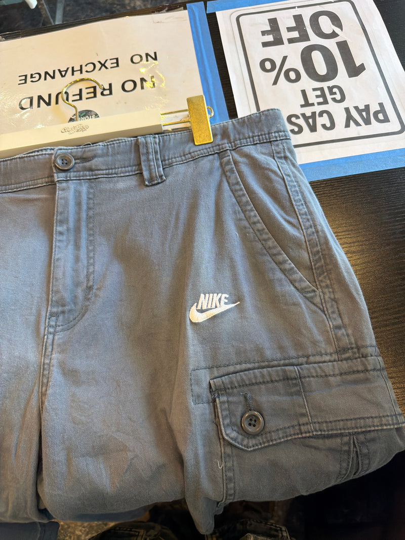 VINTAGE NIKE CARGO SHORTS 37