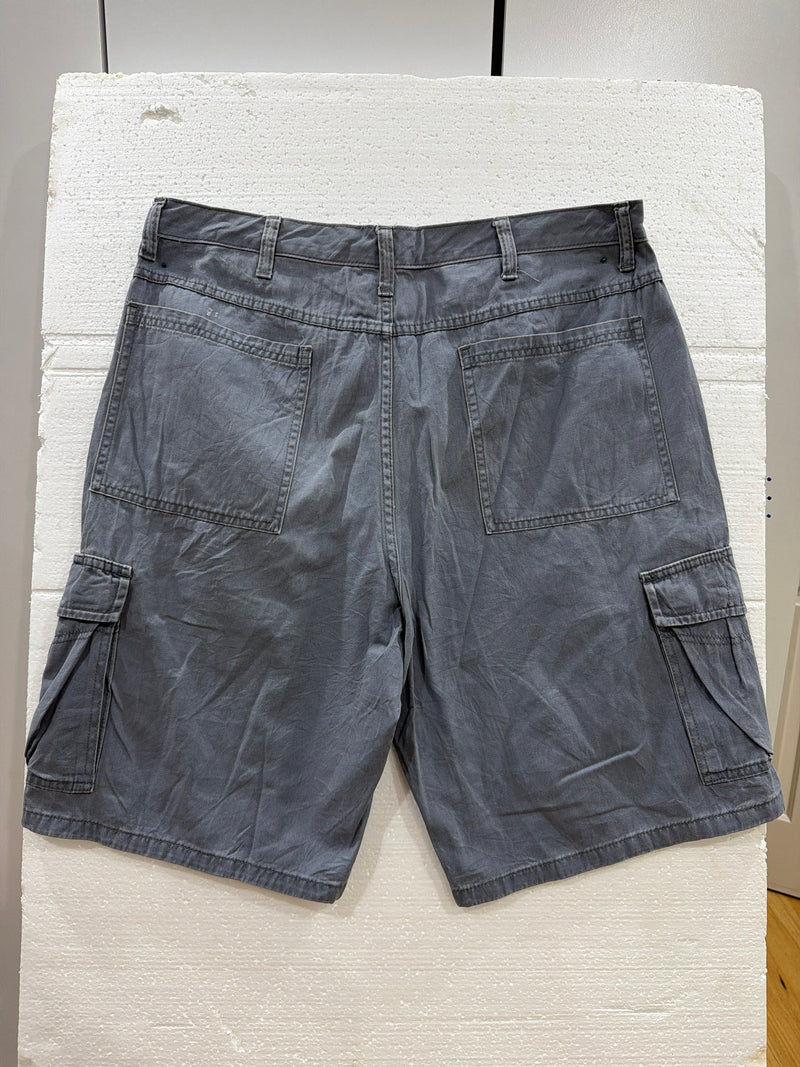 VINTAGE NIKE CARGO SHORTS 37