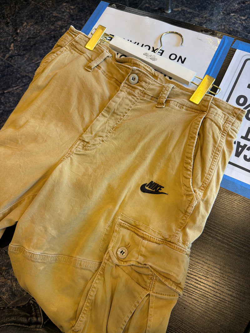 VINTAGE NIKE CARGO SHORTS 35