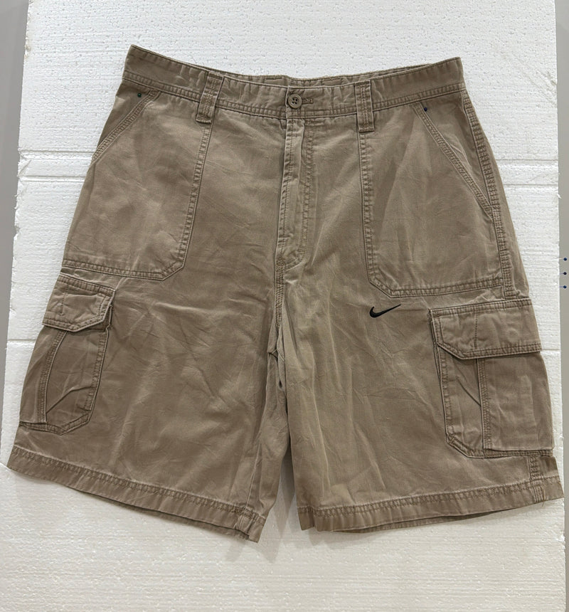 VINTAGE NIKE CARGO SHORTS 33