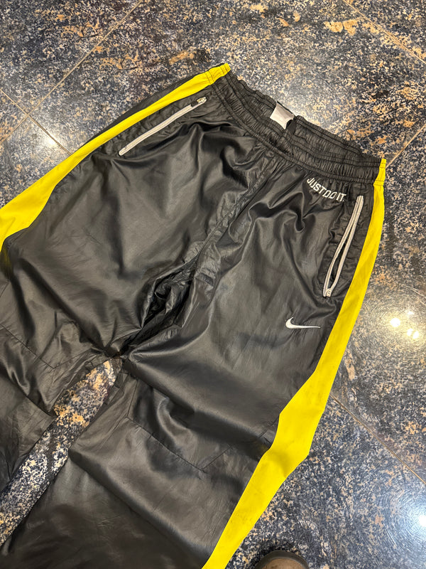 VINTAGE NIKE TRACK PANTS L