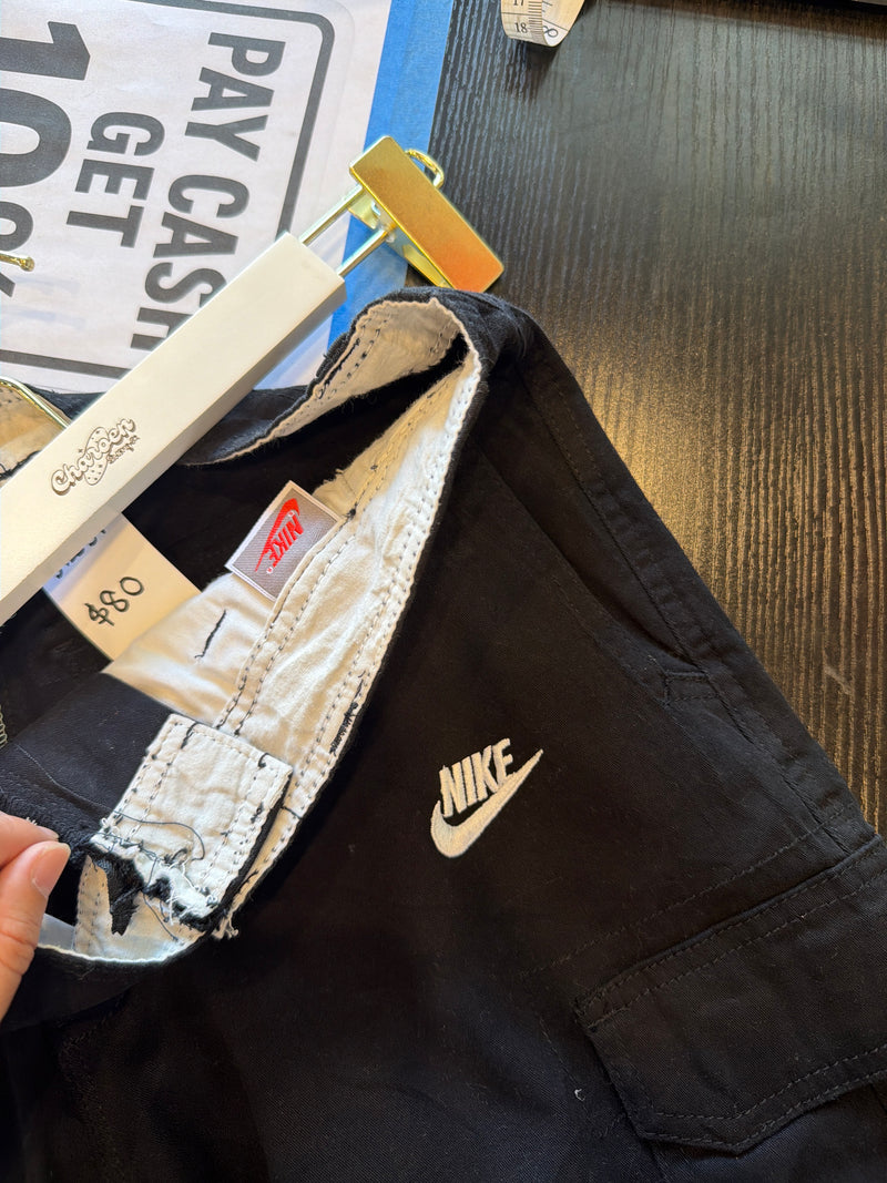 VINTAGE NIKE CARGO SHORTS 31