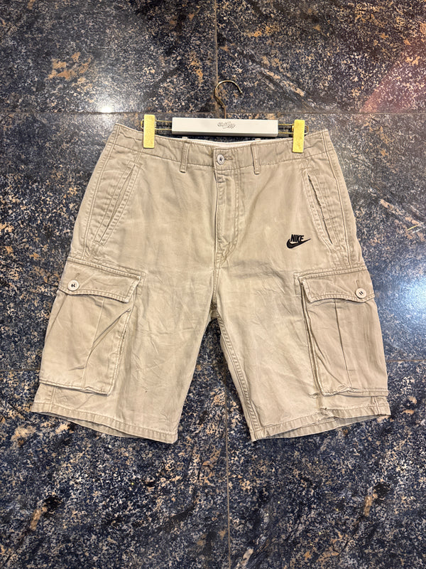 VINTAGE NIKE CARGO SHORTS 30