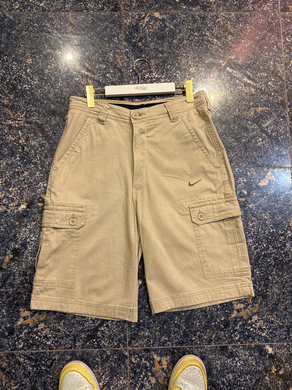 VINTAGE NIKE CARGO SHORTS 31
