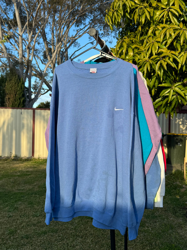 VINTAGE NIKE SWOOSH SWEATER XL