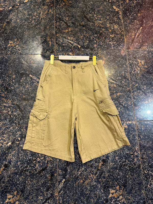 VINTAGE NIKE CARGO SHORTS 30