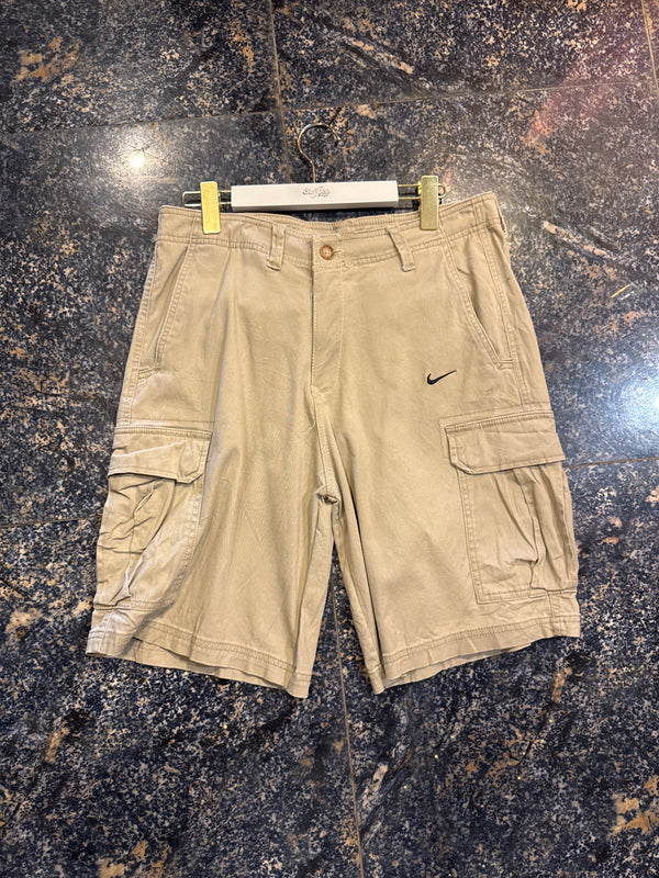 VINTAGE NIKE CARGO SHORTS 32