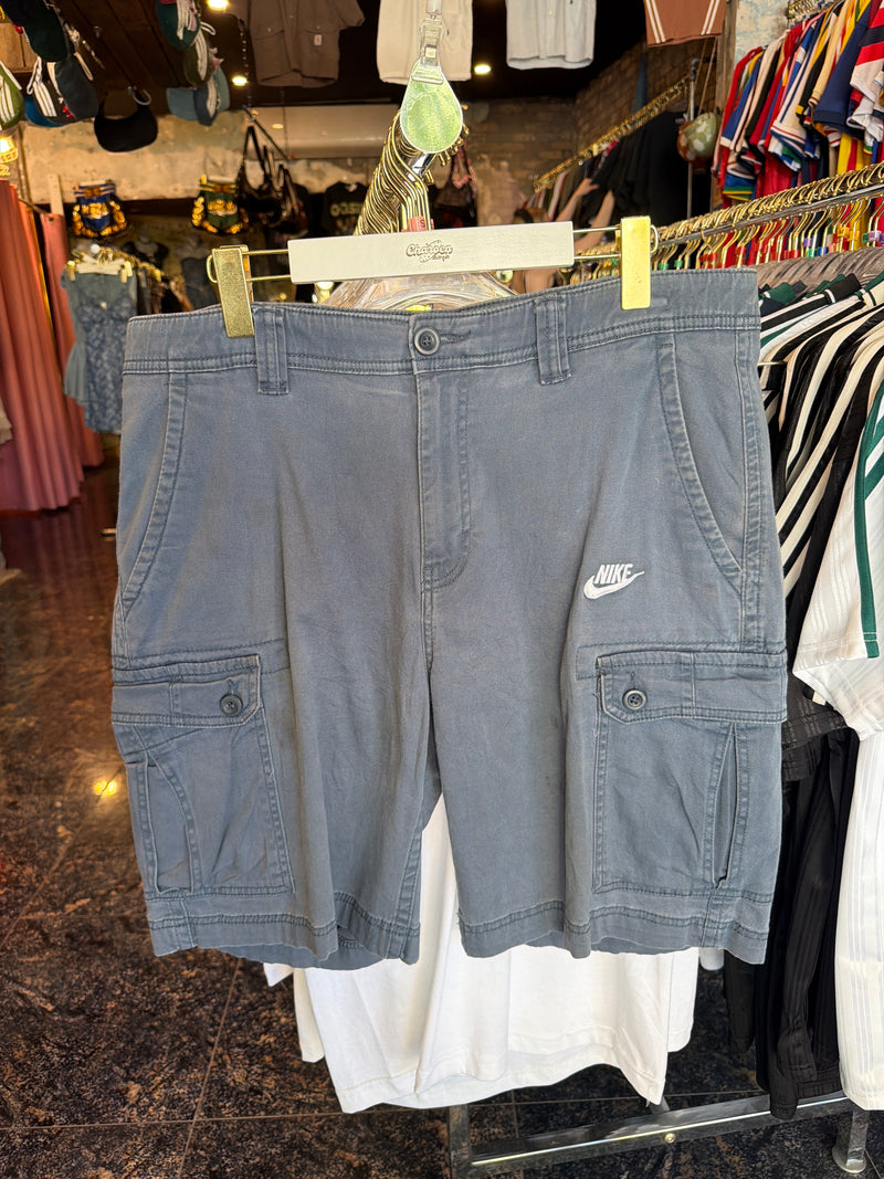 VINTAGE NIKE CARGO SHORTS 37