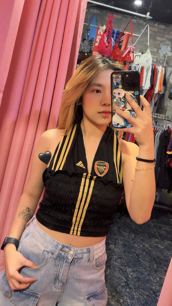Reworked Arsenal soccer jersey