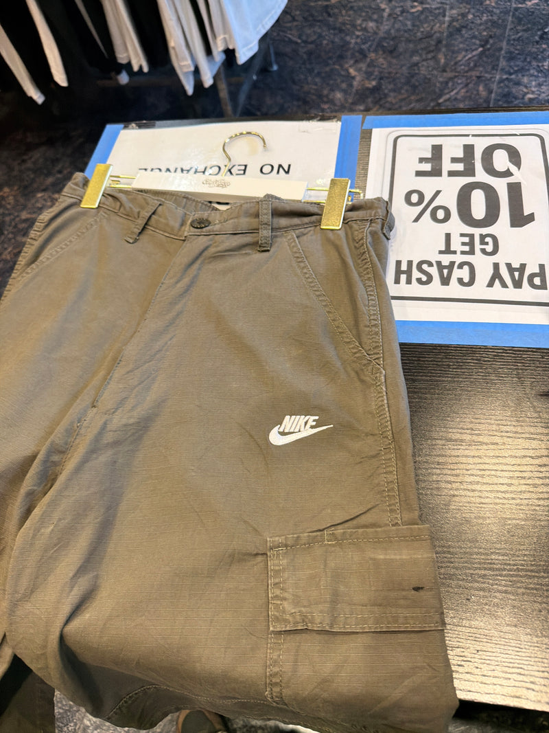 VINTAGE NIKE CARGO SHORTS 30