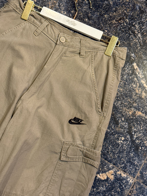 VINTAGE NIKE CARGO SHORTS 31