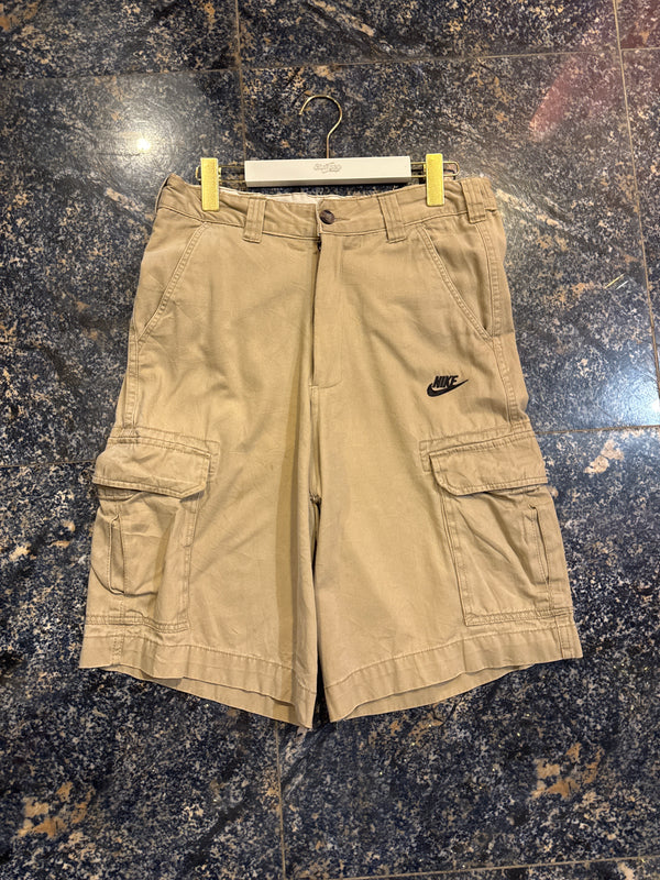 VINTAGE NIKE CARGO SHORTS 31