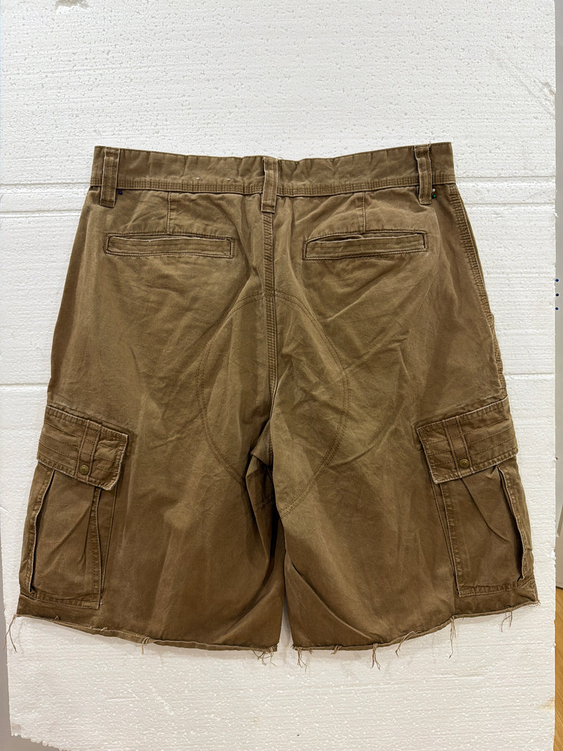 VINTAGE NIKE CARGO SHORTS 32
