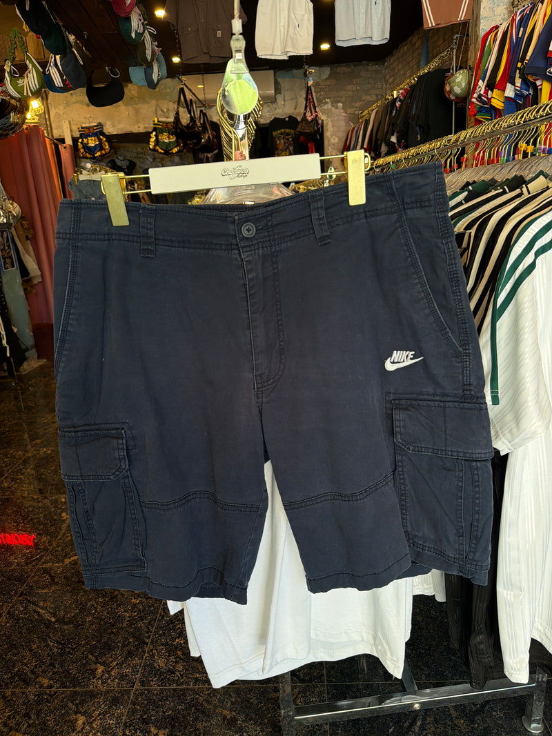 VINTAGE NIKE CARGO SHORTS 36