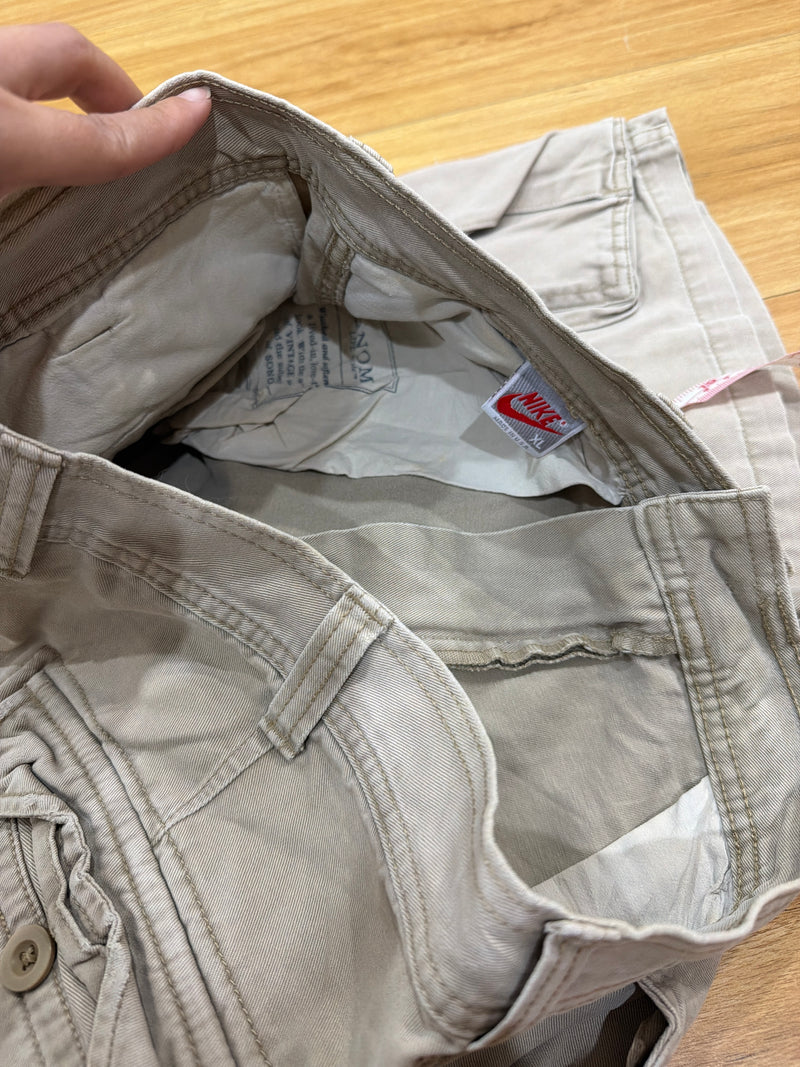 VINTAGE NIKE CARGO SHORTS