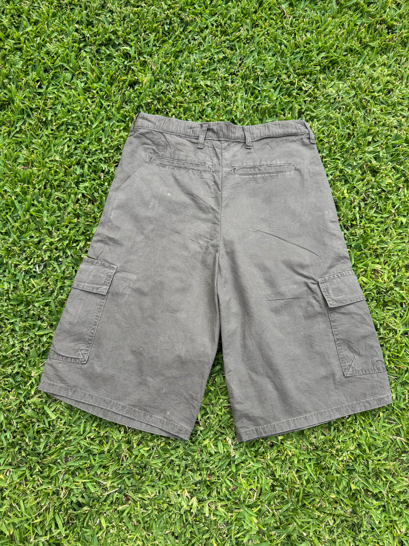 VINTAGE NIKE CARGO SHORTS 30