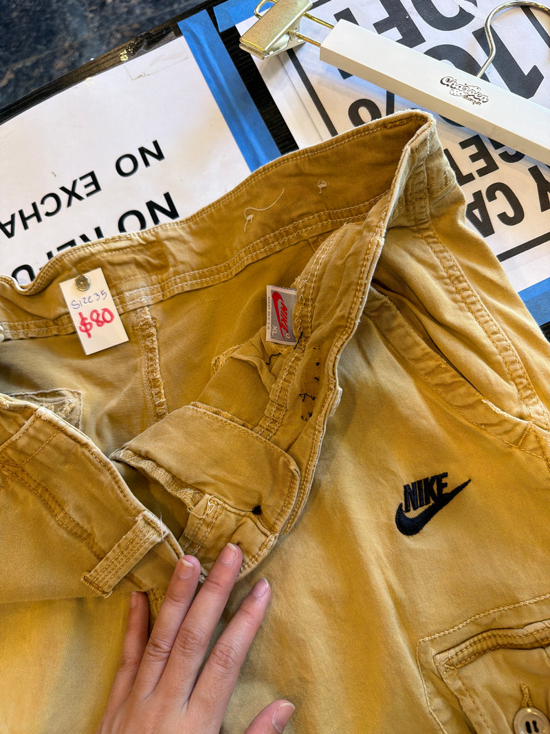 VINTAGE NIKE CARGO SHORTS 35