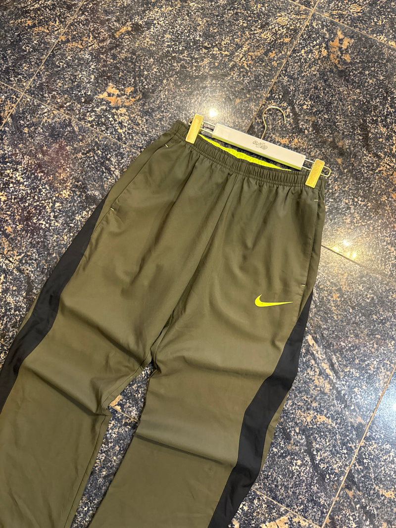 VINTAGE NIKE TRACK PANTS M