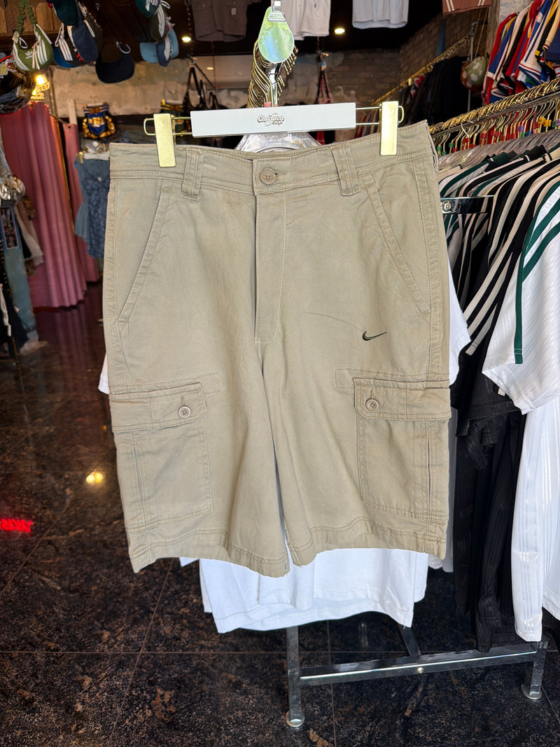 VINTAGE NIKE CARGO SHORTS 31