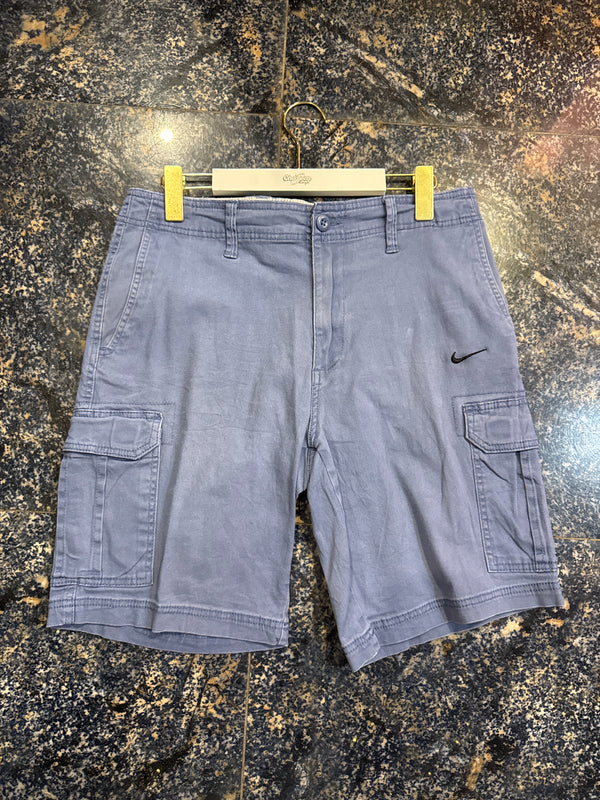 VINTAGE NIKE CARGO SHORTS 30