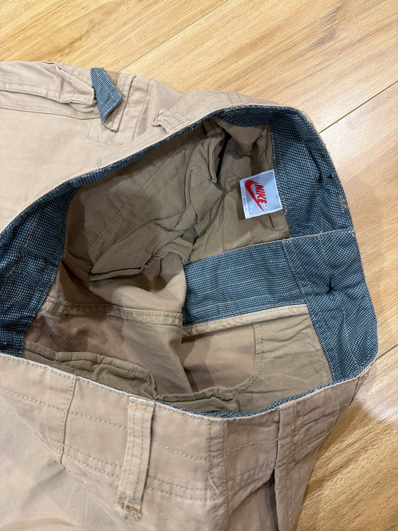 VINTAGE NIKE CARGO SHORTS 30
