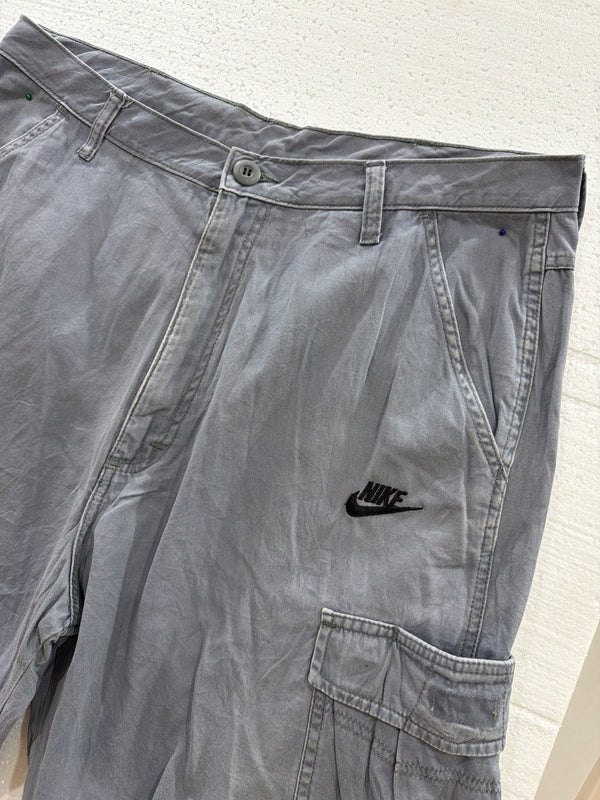 VINTAGE NIKE CARGO SHORTS 37