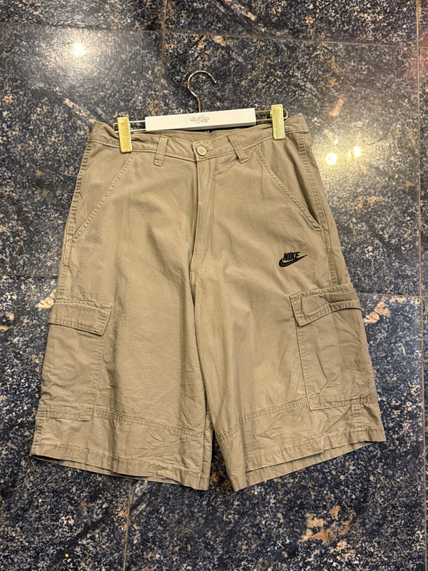 VINTAGE NIKE CARGO SHORTS 31