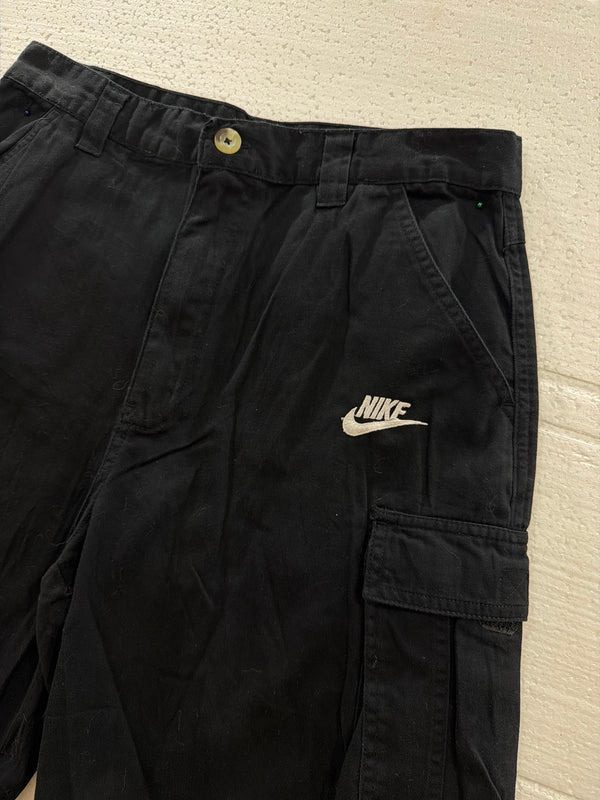 VINTAGE NIKE CARGO SHORTS 29
