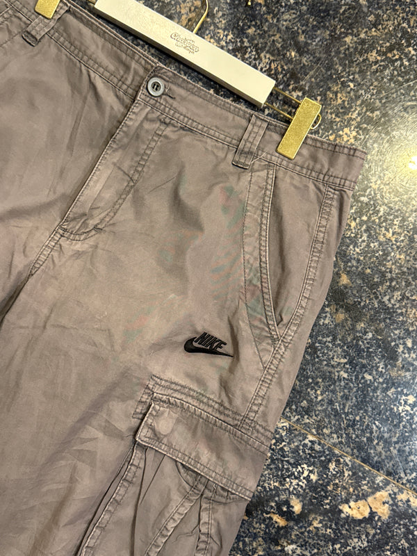 VINTAGE NIKE CARGO SHORTS 36