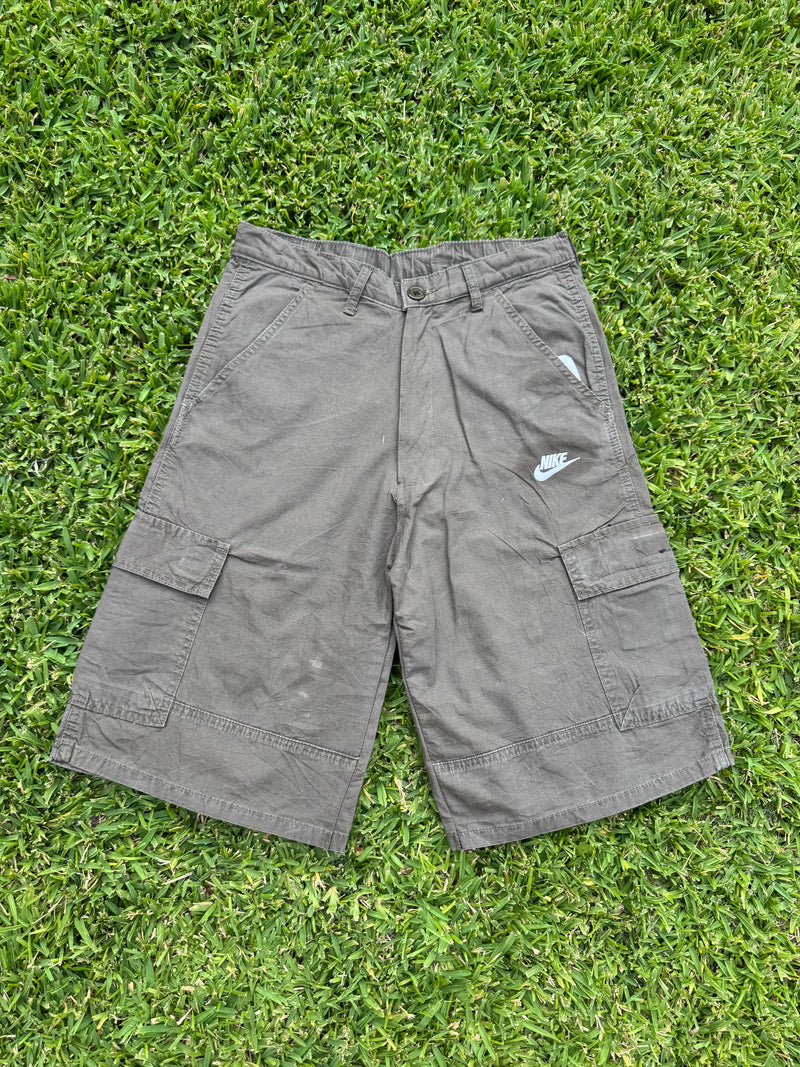 VINTAGE NIKE CARGO SHORTS 30