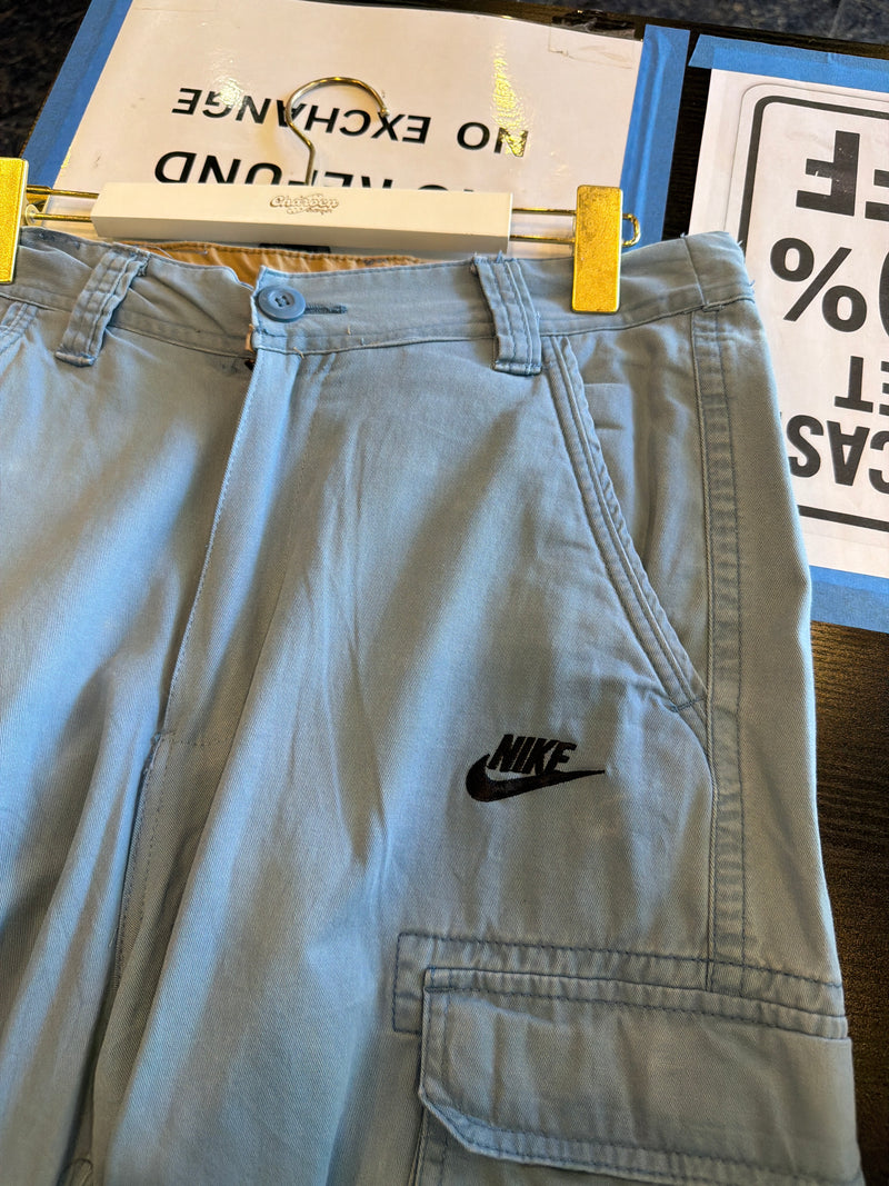 VINTAGE NIKE CARGO SHORTS 32