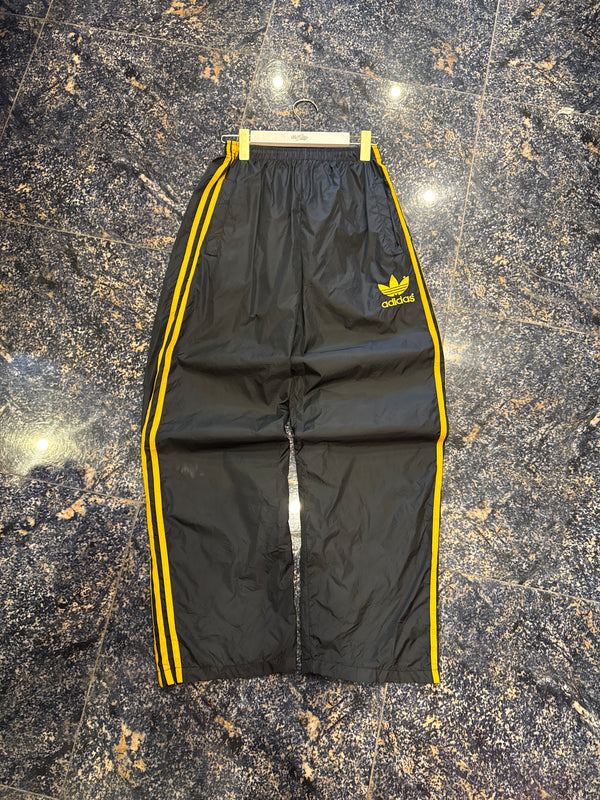 VINTAGE ADIDAS TRACK PANTS L