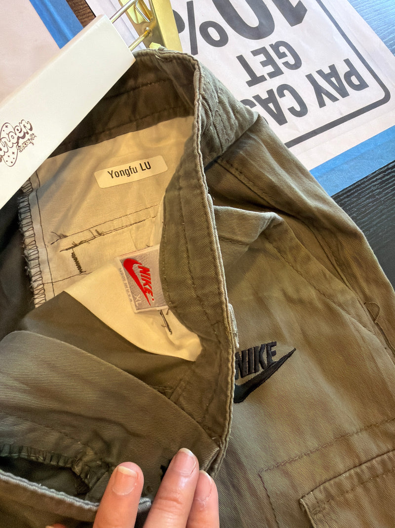 VINTAGE NIKE CARGO SHORTS 30
