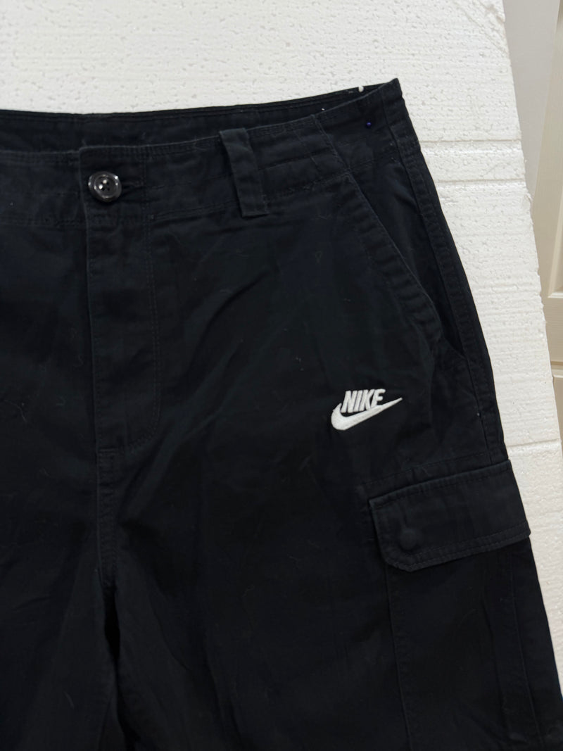 VINTAGE NIKE CARGO SHORTS 34