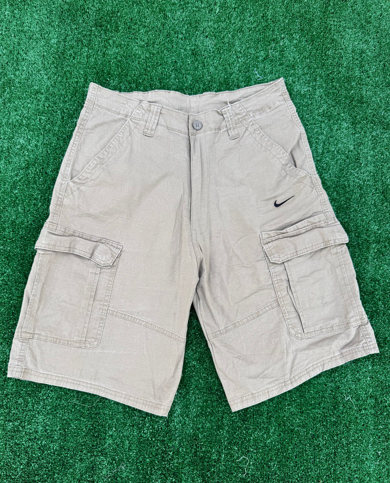 VINTAGE NIKE CARGO SHORTS 30